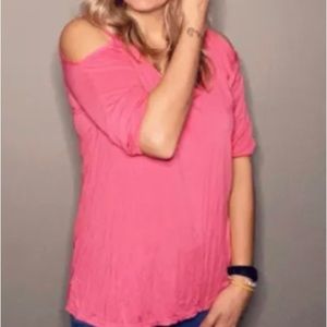 BOUTIQUE S/S Cold Shoulder Top NEW!